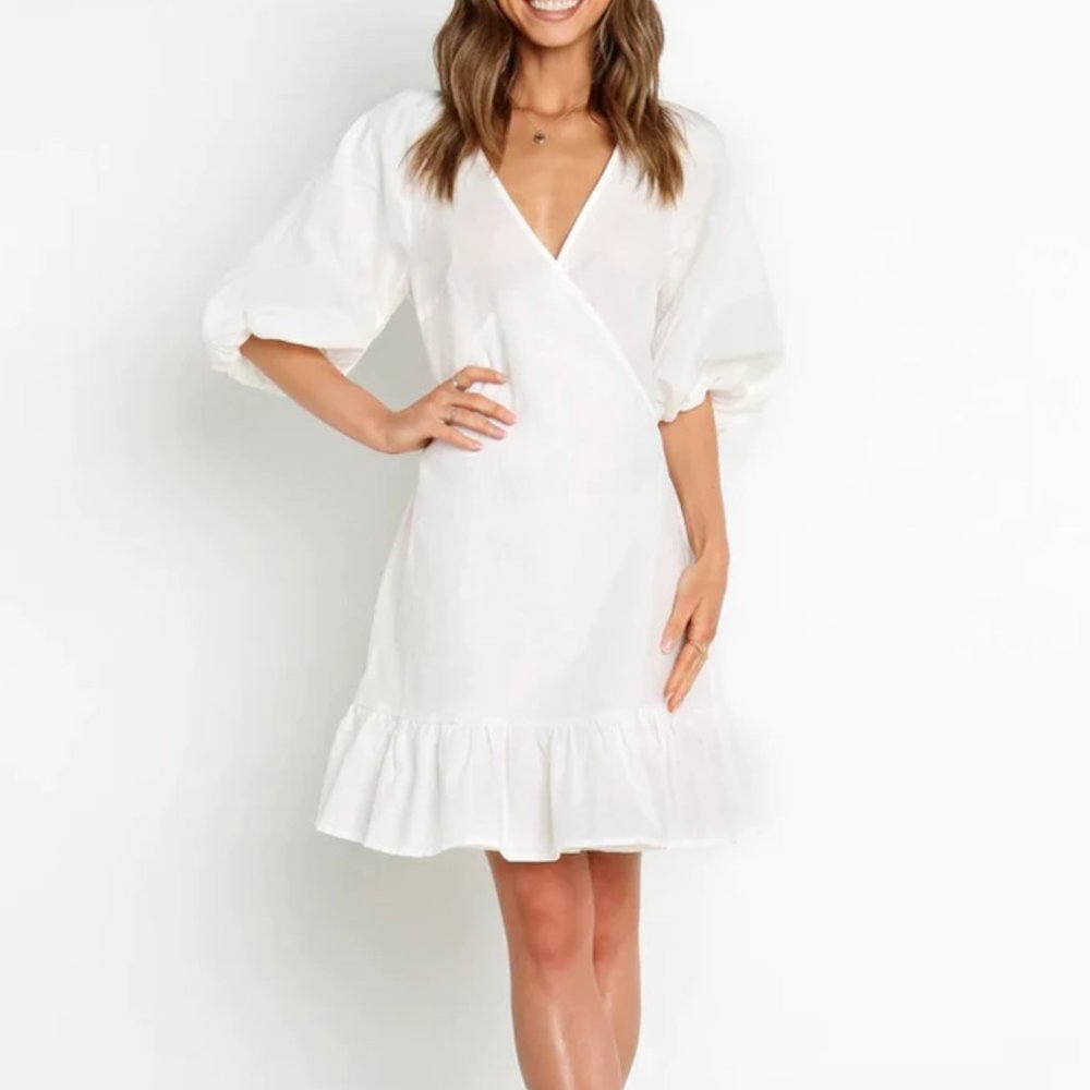 Petal and Pup Jaslynn Linen V-Neck Wrap Dress - White, Size 8/Medium
